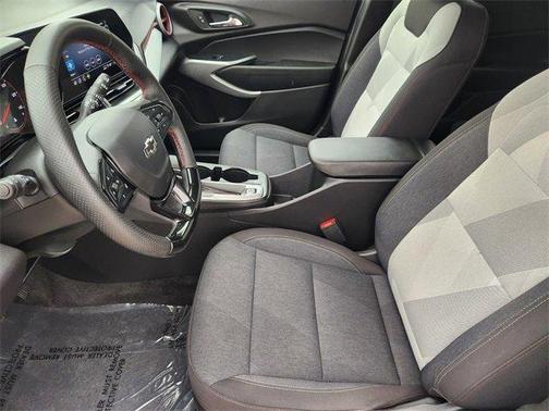 Summit White 2024 Chevrolet Trax 1RS