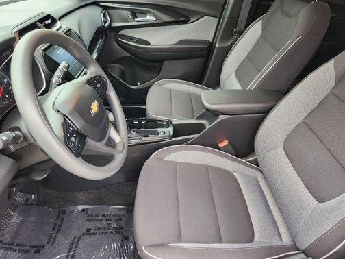 Summit White 2023 Chevrolet Trailblazer LT