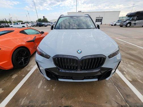 Brooklyn Gray Metallic 2024 BMW X5 xDrive40i