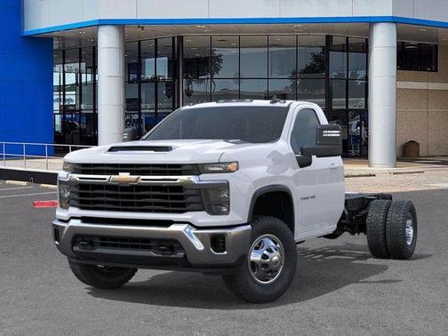 2025 Chevrolet Silverado 3500 LT