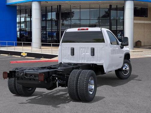 2025 Chevrolet Silverado 3500 LT