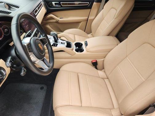 2022 Porsche Cayenne Platinum Edition