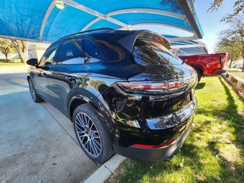 2022 Porsche Cayenne Platinum Edition