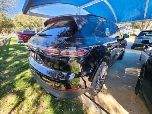 2022 Porsche Cayenne Platinum Edition