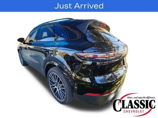 2022 Porsche Cayenne Platinum Edition