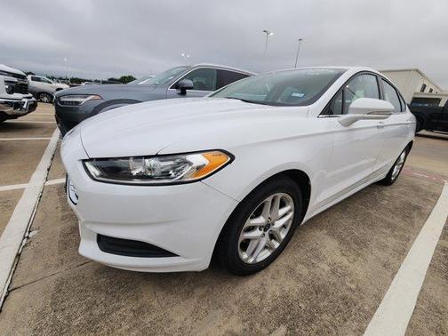 Oxford White 2014 Ford Fusion SE