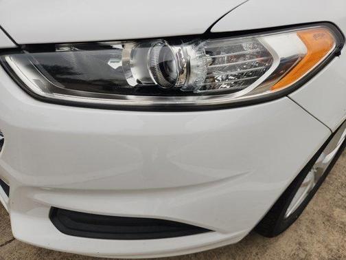 Oxford White 2014 Ford Fusion SE