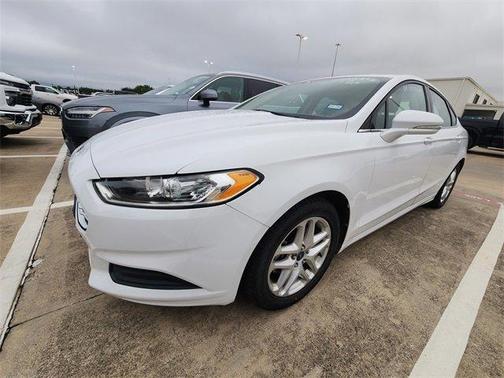 Oxford White 2014 Ford Fusion SE