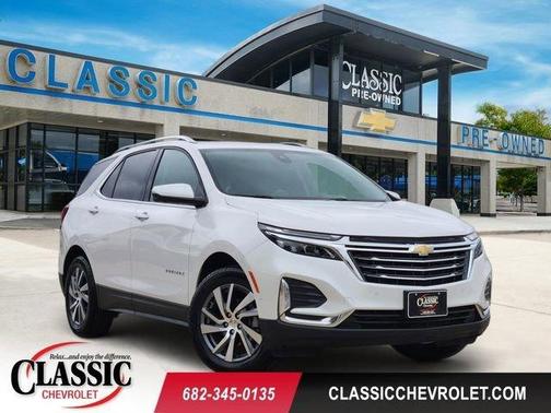 Iridescent Pearl Tricoat 2024 Chevrolet Equinox Premier