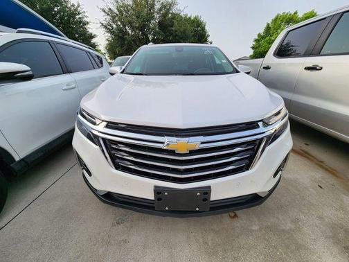 Iridescent Pearl Tricoat 2024 Chevrolet Equinox Premier