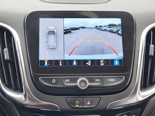Iridescent Pearl Tricoat 2024 Chevrolet Equinox Premier