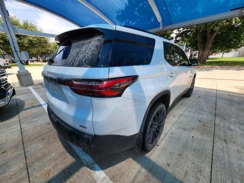 Summit White 2022 Chevrolet Traverse RS