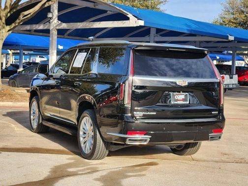 2023 Cadillac Escalade Luxury