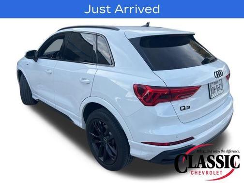 2024 Audi Q3 45 S line Premium