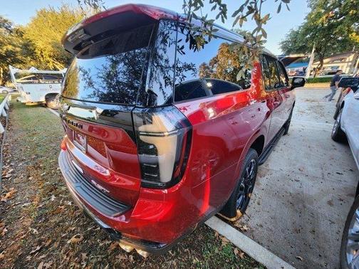 2025 Chevrolet Suburban RST