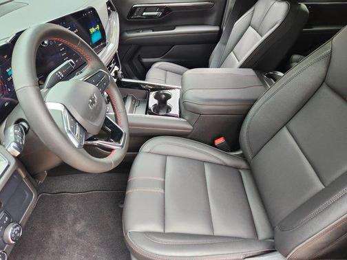 2025 Chevrolet Suburban RST