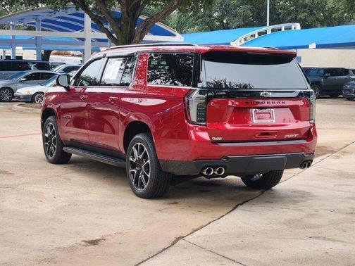 2025 Chevrolet Suburban RST