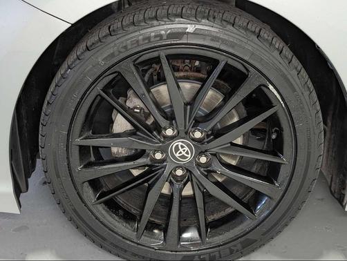Celestial Silver Metallic/Midnight Black Metallic 2022 Toyota Camry XSE
