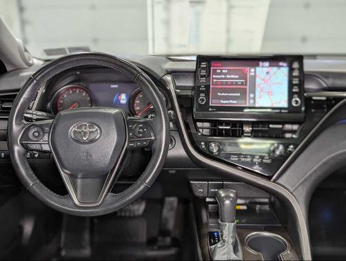 Celestial Silver Metallic/Midnight Black Metallic 2022 Toyota Camry XSE