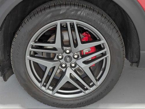 Rapid Red Metallic Tinted Clearcoat 2025 Ford Explorer ST-Line