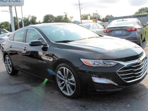 Photo 3 of 32 of 2020 Chevrolet Malibu Premier