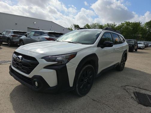 Crystal White Pearl 2025 Subaru Outback Onyx Edition