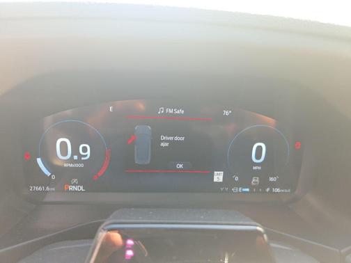 Star White Metallic Tri-Coat 2025 Ford Explorer ST-Line