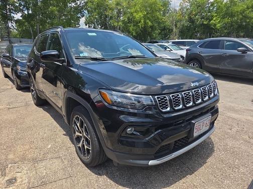 Diamond Black Crystal Pearlcoat 2025 Jeep Compass Limited