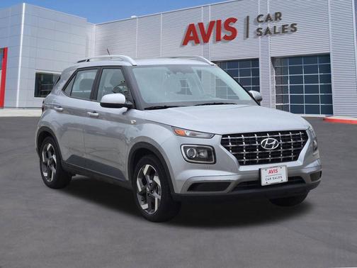 Shimmering Silver 2025 Hyundai VENUE SEL