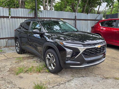 Black Metallic 2025 Chevrolet Trax LT