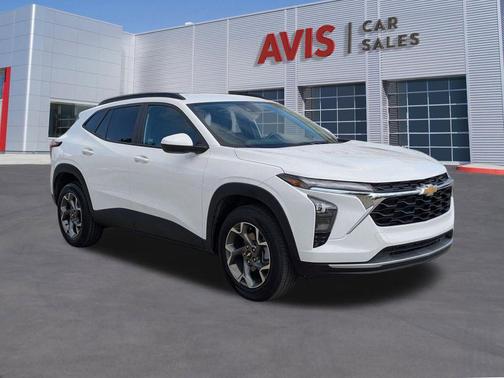 Summit White 2025 Chevrolet Trax LT