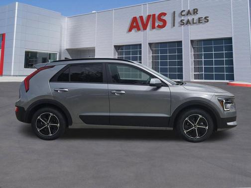 Gray 2025 Kia Niro LX