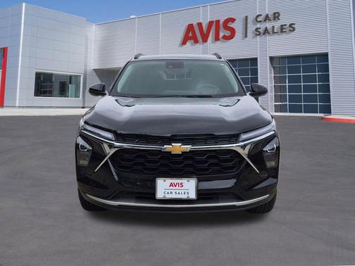 Mosaic Black Metallic 2025 Chevrolet Trax LT