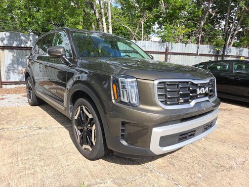 Brown 2025 Kia Telluride S
