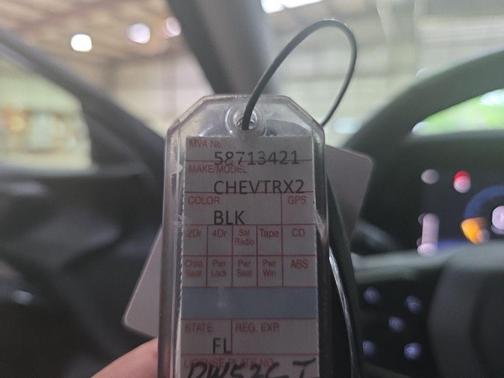 Mosaic Black Metallic 2025 Chevrolet Trax LT