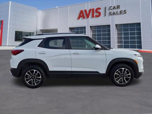 Summit White 2025 Chevrolet Trailblazer LT