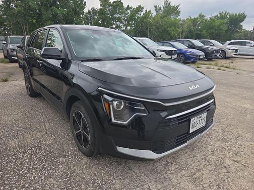 Aurora Black Pearl 2025 Kia Niro LX