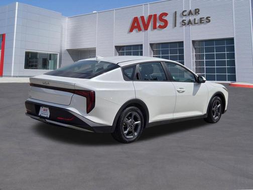 Snow White Pearl 2025 Kia K4 LXS