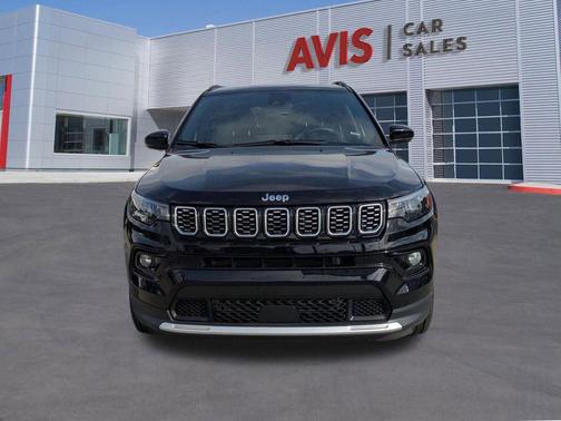 Diamond Black Crystal Pearlcoat 2025 Jeep Compass Limited