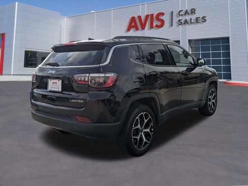 Diamond Black Crystal Pearlcoat 2025 Jeep Compass Limited