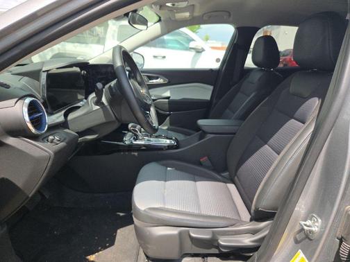 Sterling Gray Metallic 2025 Chevrolet Trax LT