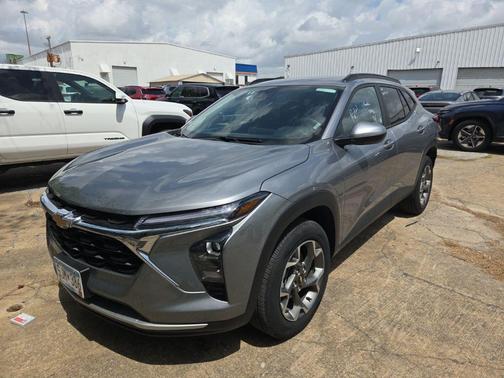 Sterling Gray Metallic 2025 Chevrolet Trax LT