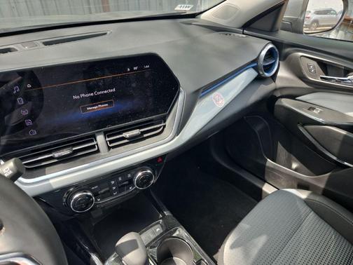 Sterling Gray Metallic 2025 Chevrolet Trax LT