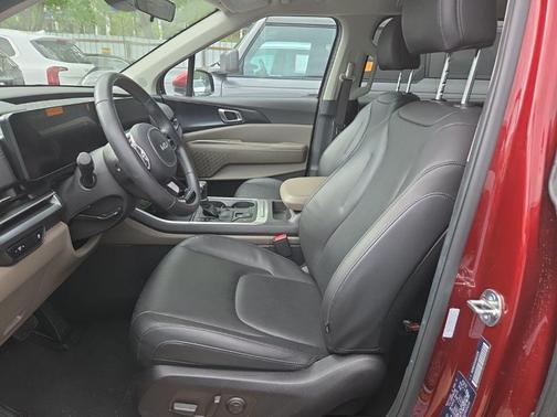 Flare Red 2025 Kia Carnival LXS