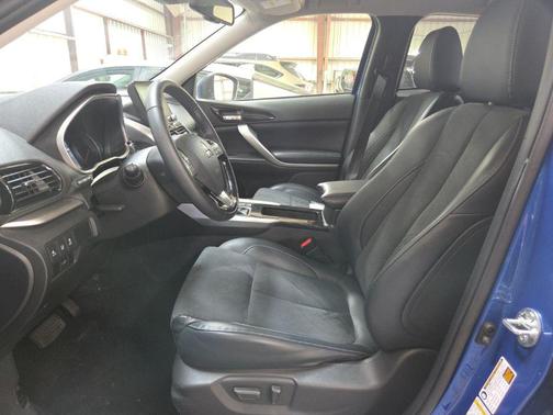 Lightning Blue Metallic 2025 Mitsubishi Eclipse Cross SE