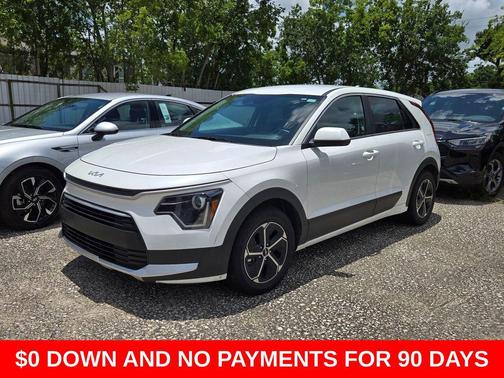 Snow White Pearl 2025 Kia Niro LX
