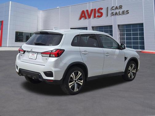 White Diamond 2025 Mitsubishi Outlander Sport SE