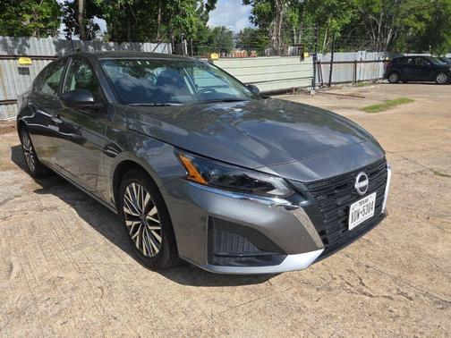 Gun Metallic 2025 Nissan Altima 2.5 SV