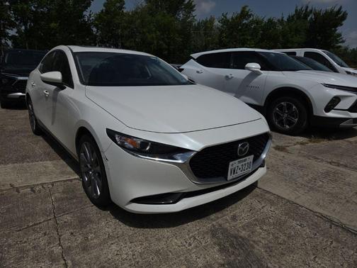 Snowflake White Pearl Mica 2025 Mazda Mazda3 FWD w/Preferred Package