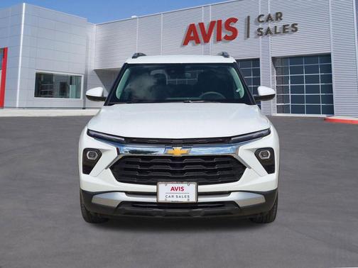 Summit White 2025 Chevrolet Trailblazer LT